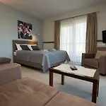 Port Lilia Апартаменты