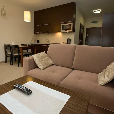 Port Lilia アパート *