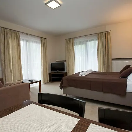 Port Lilia شقة أوسترودا