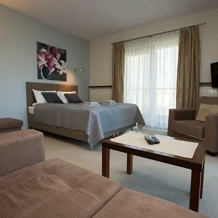 Port Lilia Apartment