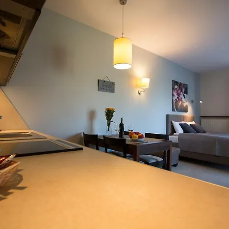 Port Lilia * أوسترودا